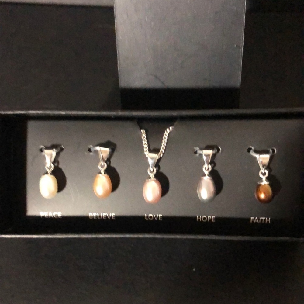 NVC cultured changeable peal necklace​